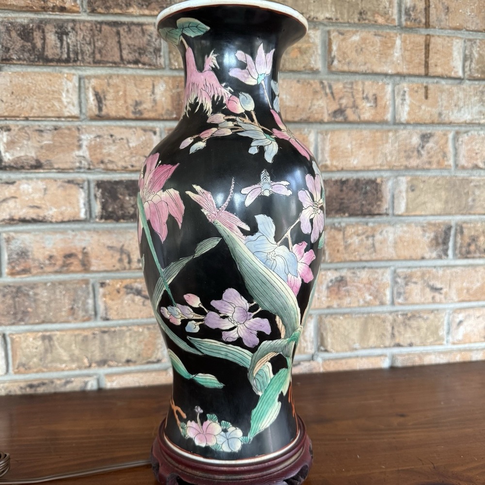 Vintage Famille Noire Style Asian Water Lily Black Floral Porcelain Brass Lamp - Picture 8 of 15